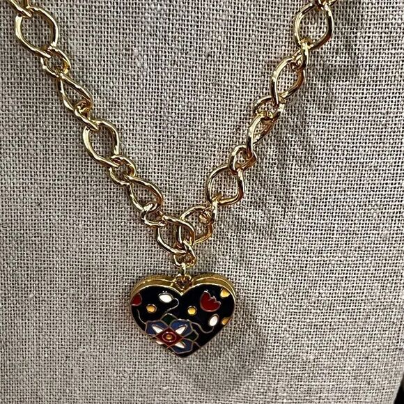 NWT Dillard’s Gold Necklace, Blue, Red, Yellow, Heart ♥️ Pendant #JW7 - Picture 2 of 3